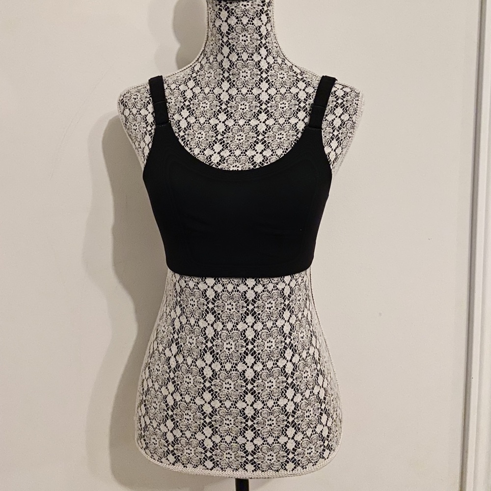LULULEMON Booby Bracer Sports Bra in 32D Black